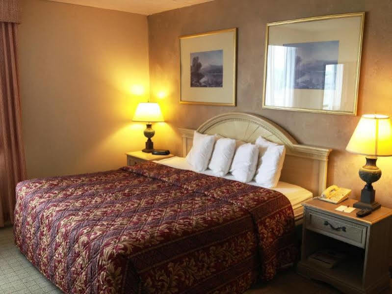 Fairbridge Hotel Cleveland East Wickliffe Esterno foto