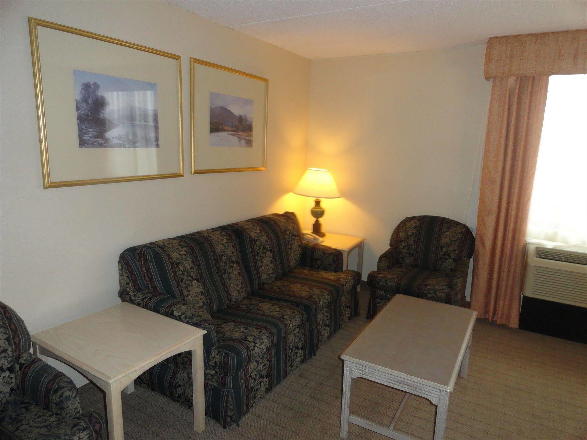 Fairbridge Hotel Cleveland East Wickliffe Esterno foto
